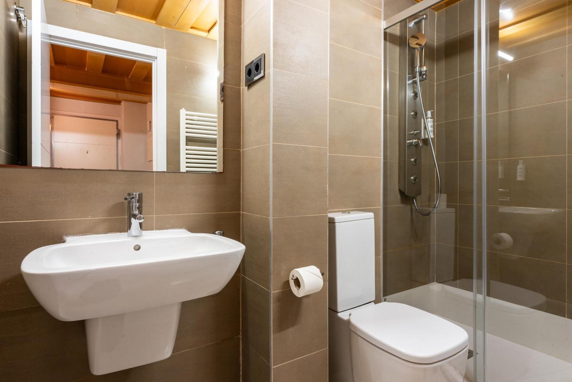 Smartr Madrid Las Ventas Room photo