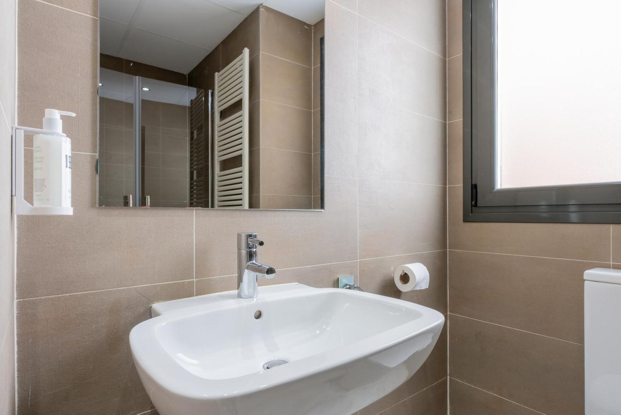 Smartr Madrid Las Ventas Room photo