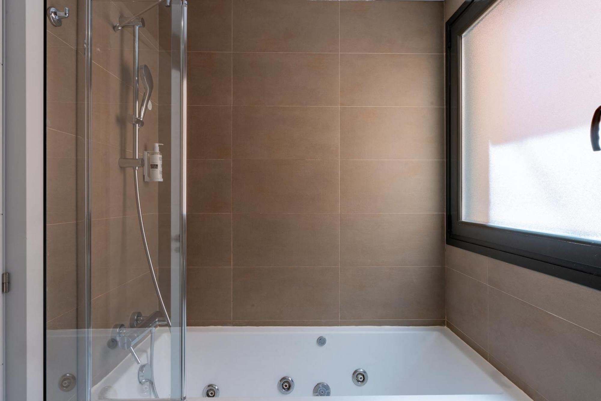 Smartr Madrid Las Ventas Room photo